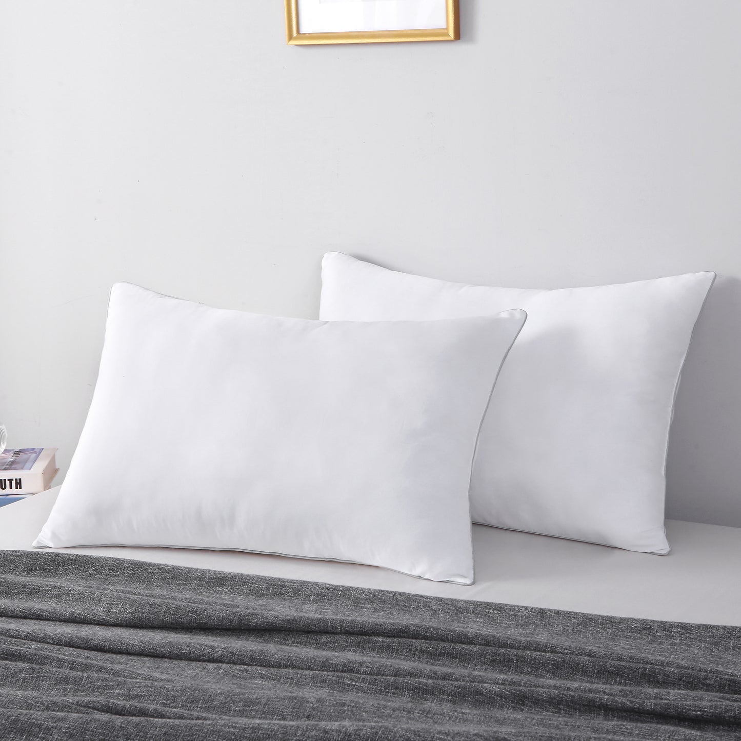 Medium Firm Oreiller Breathable Sleeping Silver Piping Bed Pillow for Side and Back Sleepers, 2 Piece Pack