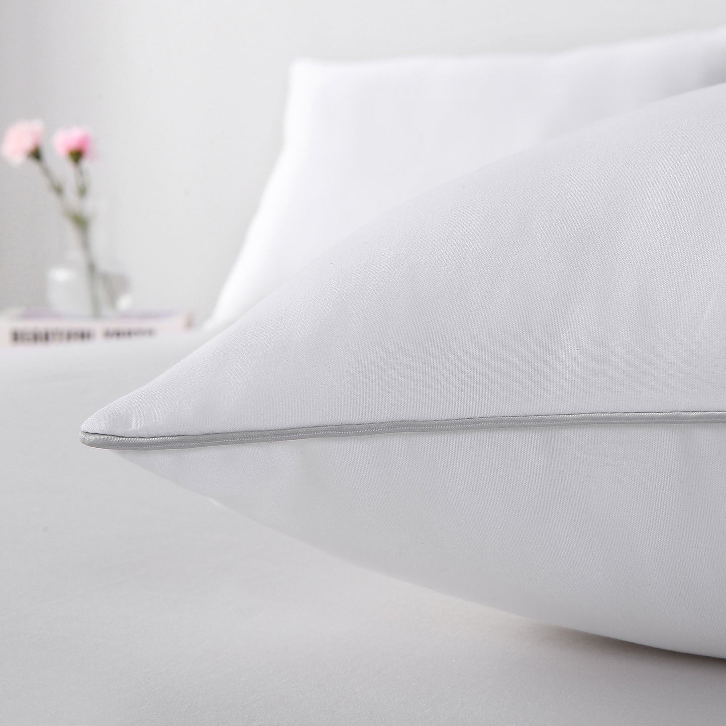 Medium Firm Oreiller Breathable Sleeping Silver Piping Bed Pillow for Side and Back Sleepers, 2 Piece Pack