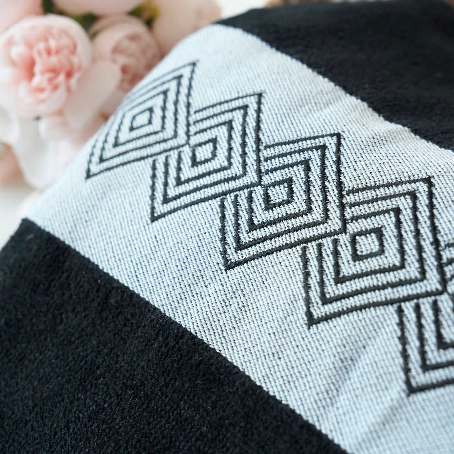 Premium Luxury Decor 100% Cotton Soft Bathroom Modern Embroidered 3 Piece Towel Set, Modern Square Pattern
