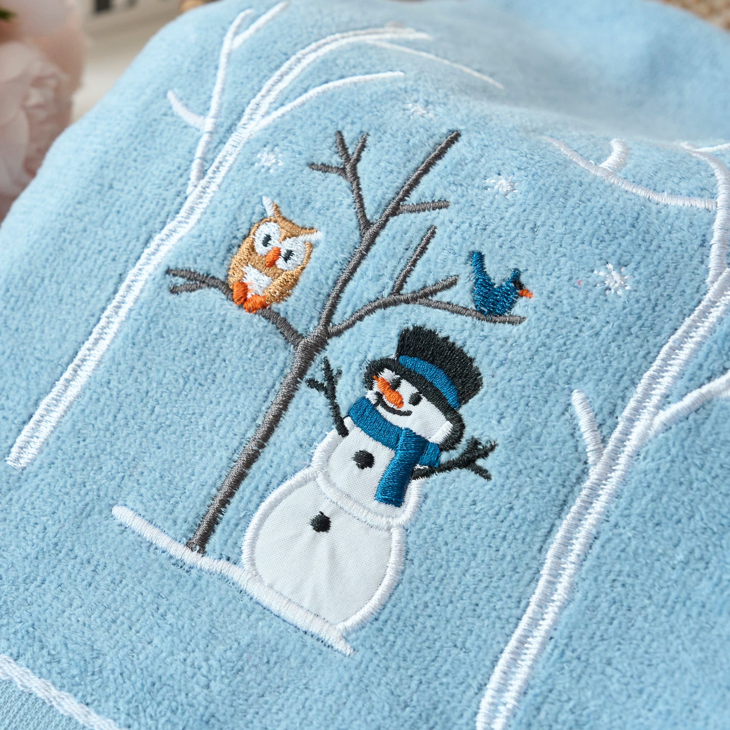 Premium Luxury Xmas Decor Soft 100% Cotton Embroidered Bathroom Christmas 3 Piece Towel Set, Blue Color Snowman