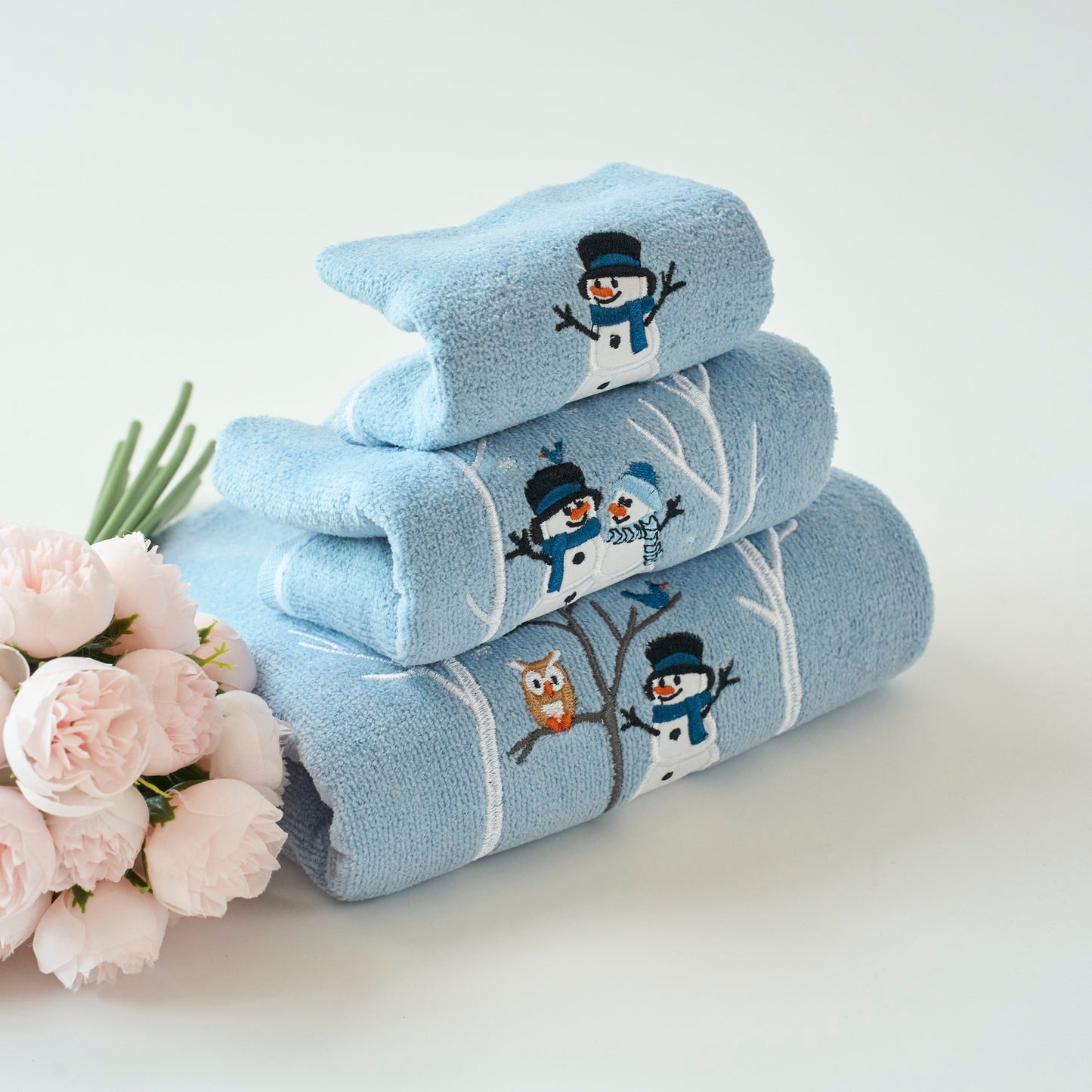 Premium Luxury Xmas Decor Soft 100% Cotton Embroidered Bathroom Christmas 3 Piece Towel Set, Blue Color Snowman