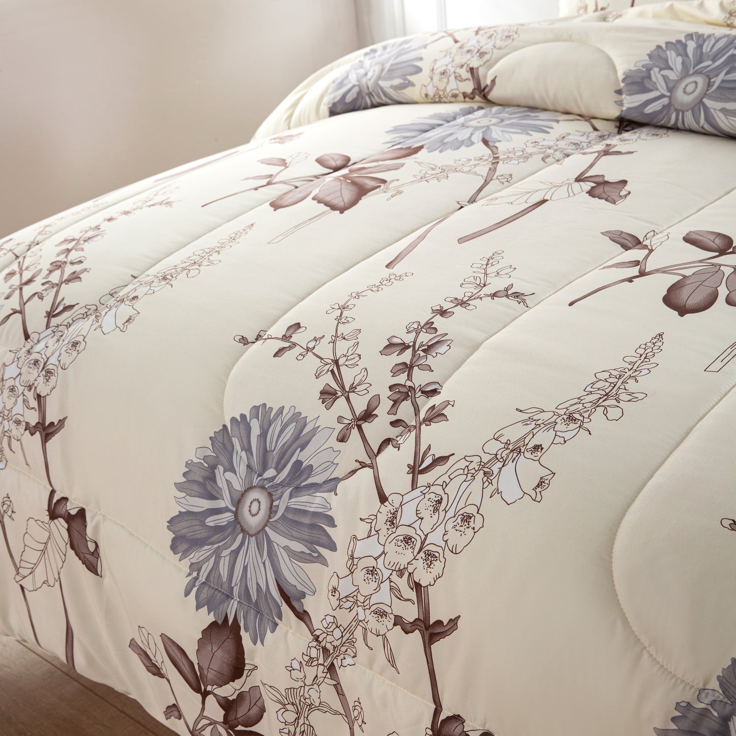Home Decor Soft Luxury Fluffy Goose Down Alternative Bedding Printed Comforter Set, Blue Chrysanthemum Floral