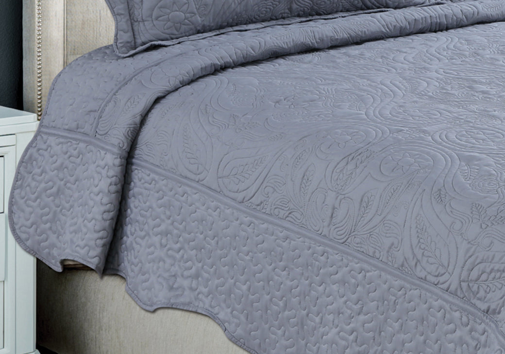 Embroidered Stitching Soft Bedding Solid Summer Quilt Set, Floral Paisley Pattern