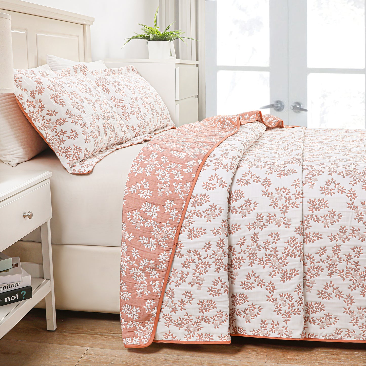 Jacquard Embroidered Stitching Soft Bedding Solid Summer Quilt Set, Pink Floral