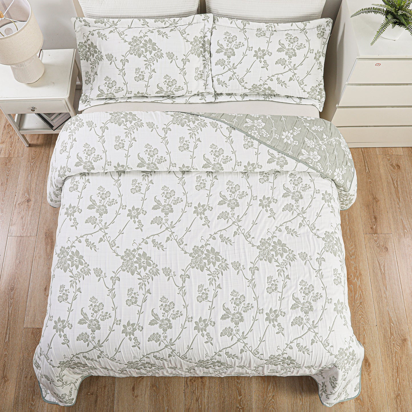 Jacquard Embroidered Stitching Soft Bedding Solid Summer Quilt Set, Green Floral
