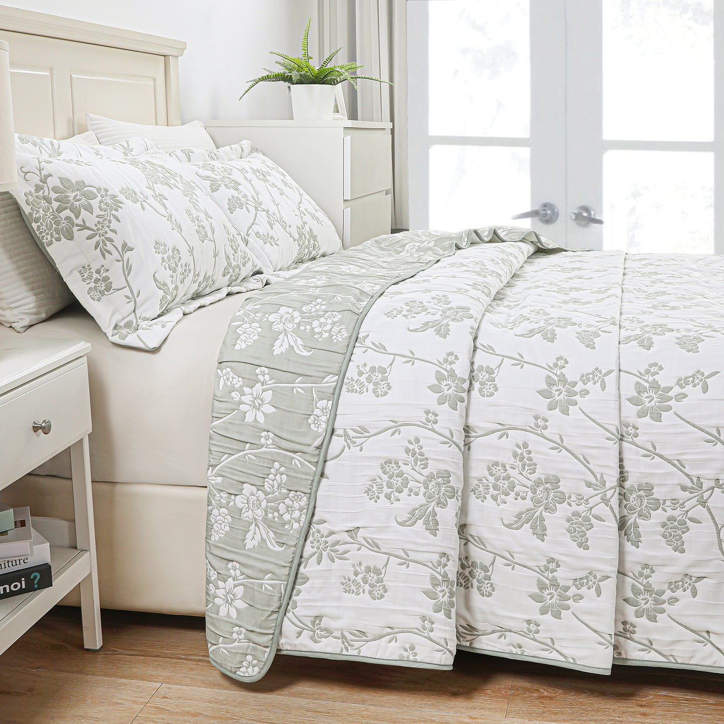 Jacquard Embroidered Stitching Soft Bedding Solid Summer Quilt Set, Green Floral