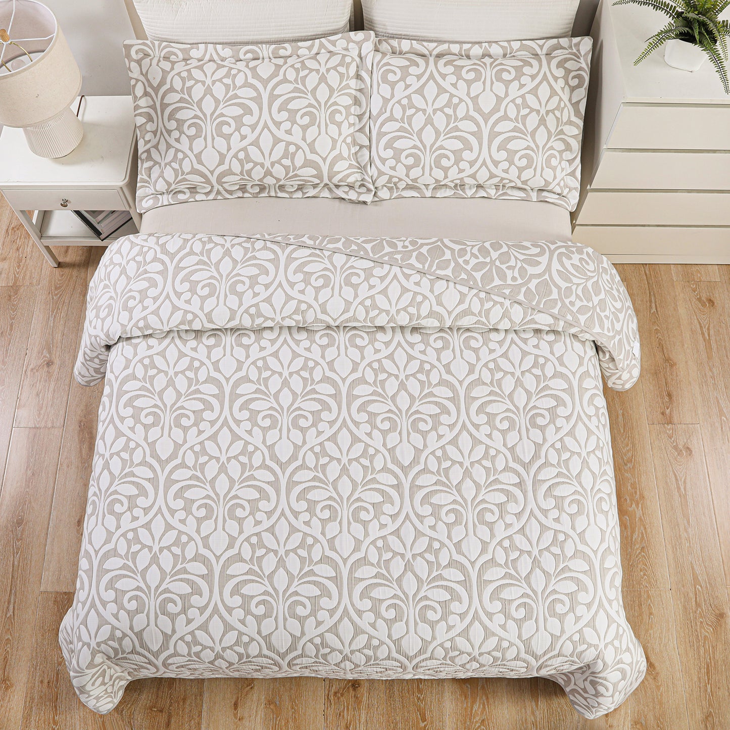 Jacquard Embroidered Stitching Soft Bedding Solid Summer Quilt Set, Grey Leaves