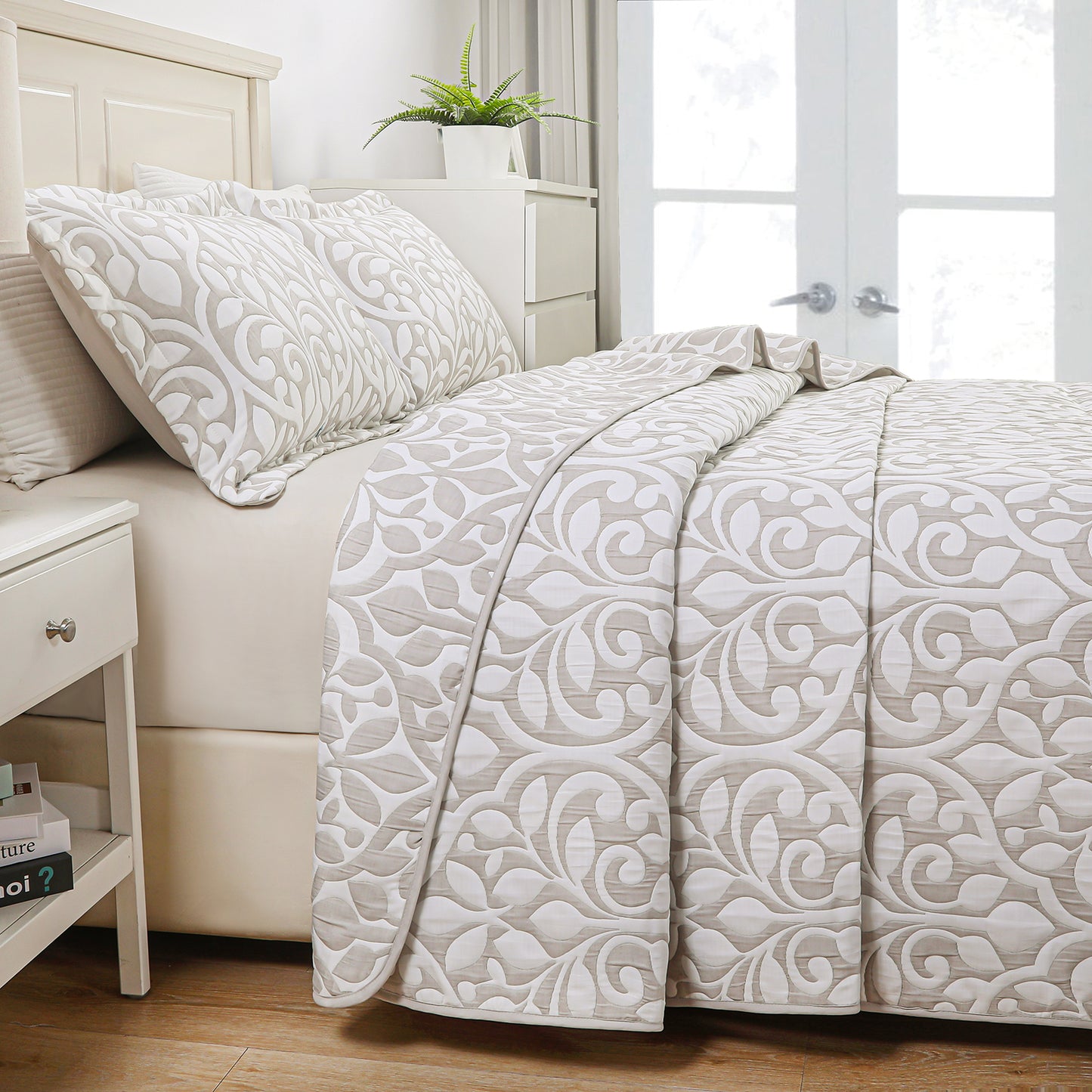 Jacquard Embroidered Stitching Soft Bedding Solid Summer Quilt Set, Grey Leaves