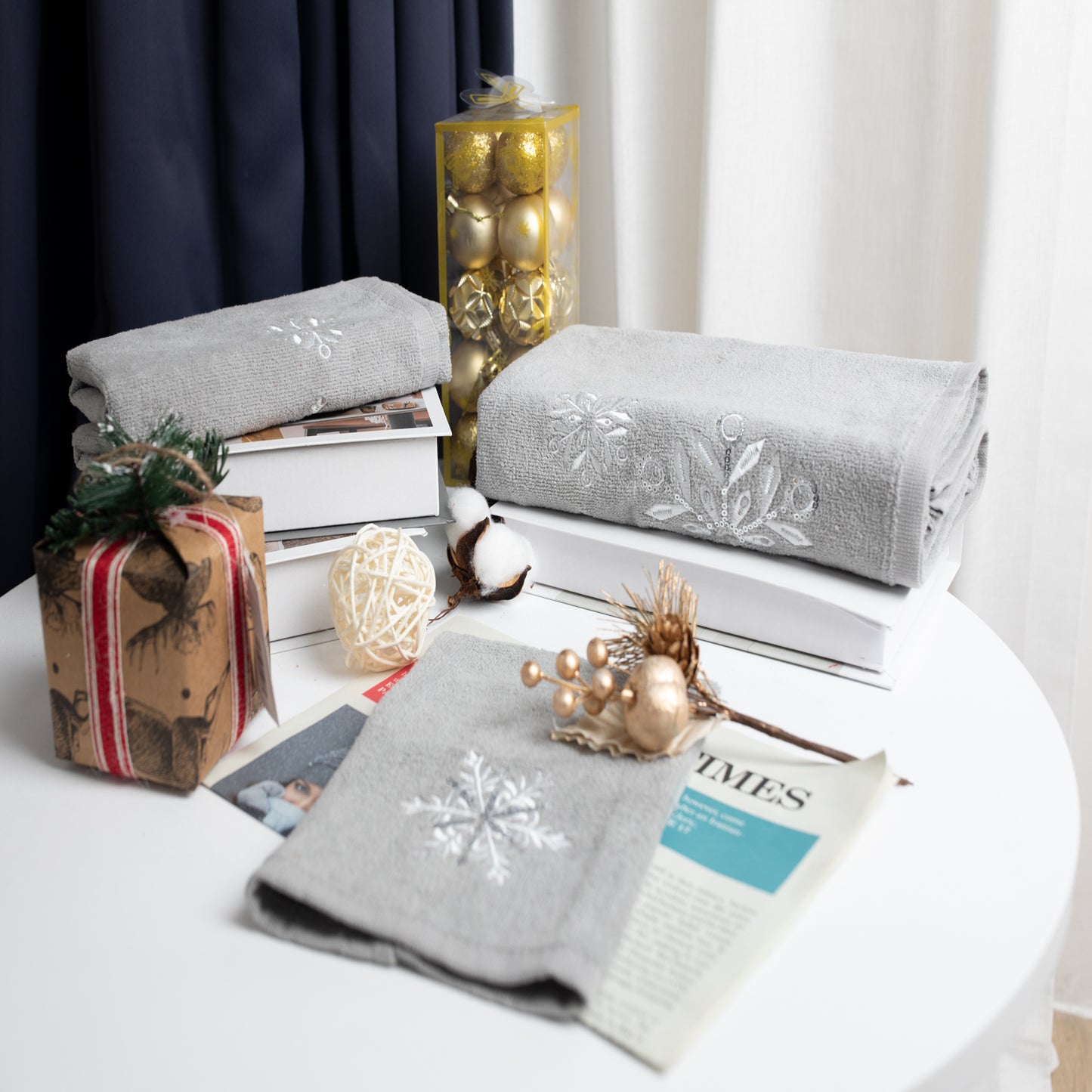 Premium Luxury Xmas Decor Soft 100% Cotton Embroidered Bathroom Christmas 3 Piece Towel Set, Grey Snowflake