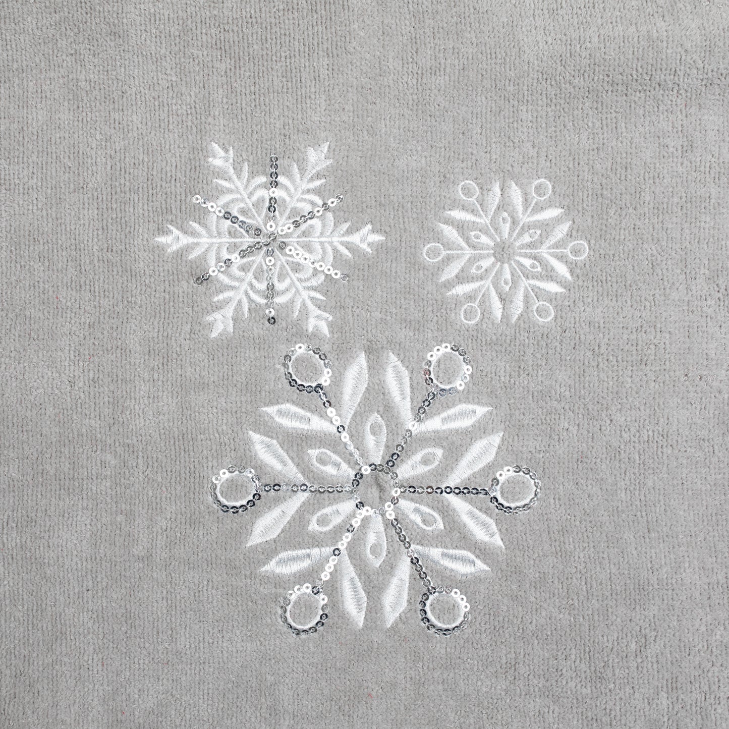 Premium Luxury Xmas Decor Soft 100% Cotton Embroidered Bathroom Christmas 3 Piece Towel Set, Grey Snowflake