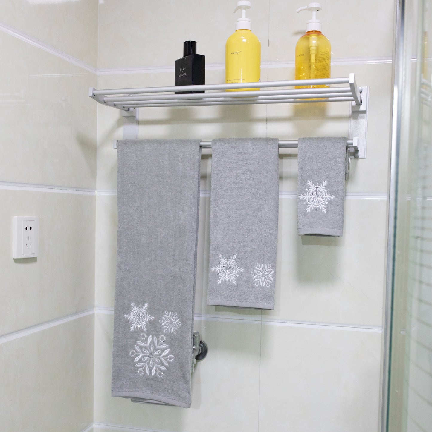 Premium Luxury Xmas Decor Soft 100% Cotton Embroidered Bathroom Christmas 3 Piece Towel Set, Grey Snowflake
