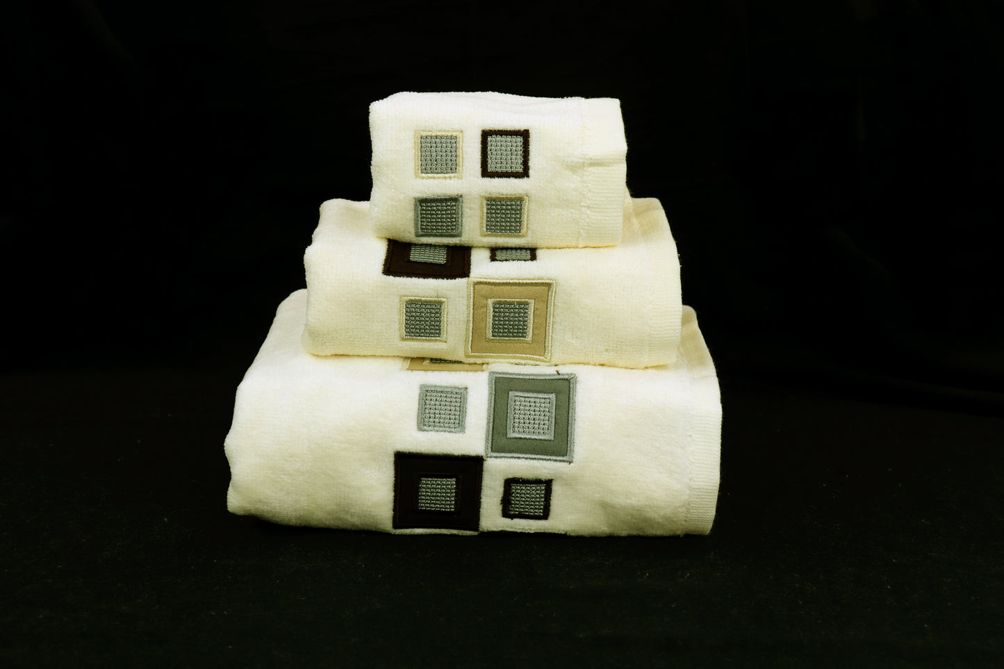 Premium Luxury Decor 100% Cotton Soft Bathroom Modern Embroidered 3 Piece Towel Set, Ivory Squares Pattern