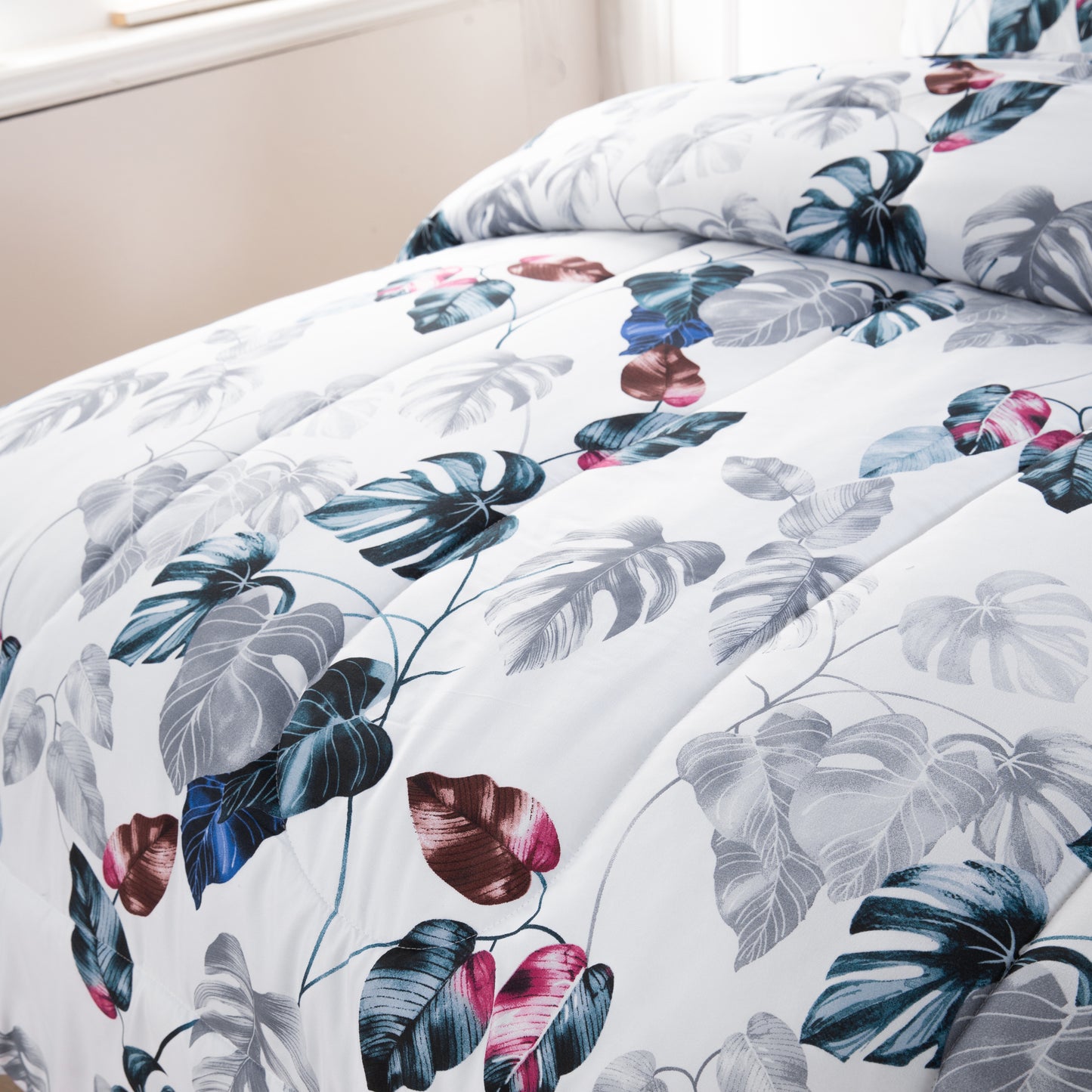 Home Decor Soft Luxury Fluffy Goose Down Alternative Bedding Printed Comforter Set, Modern Green Leaves