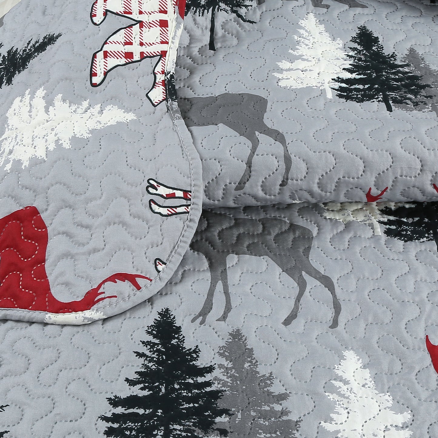 Printed Embossed Pinsonic Soft Bedding Summer Quilt Set, Cabin Reindeer Moose Bear