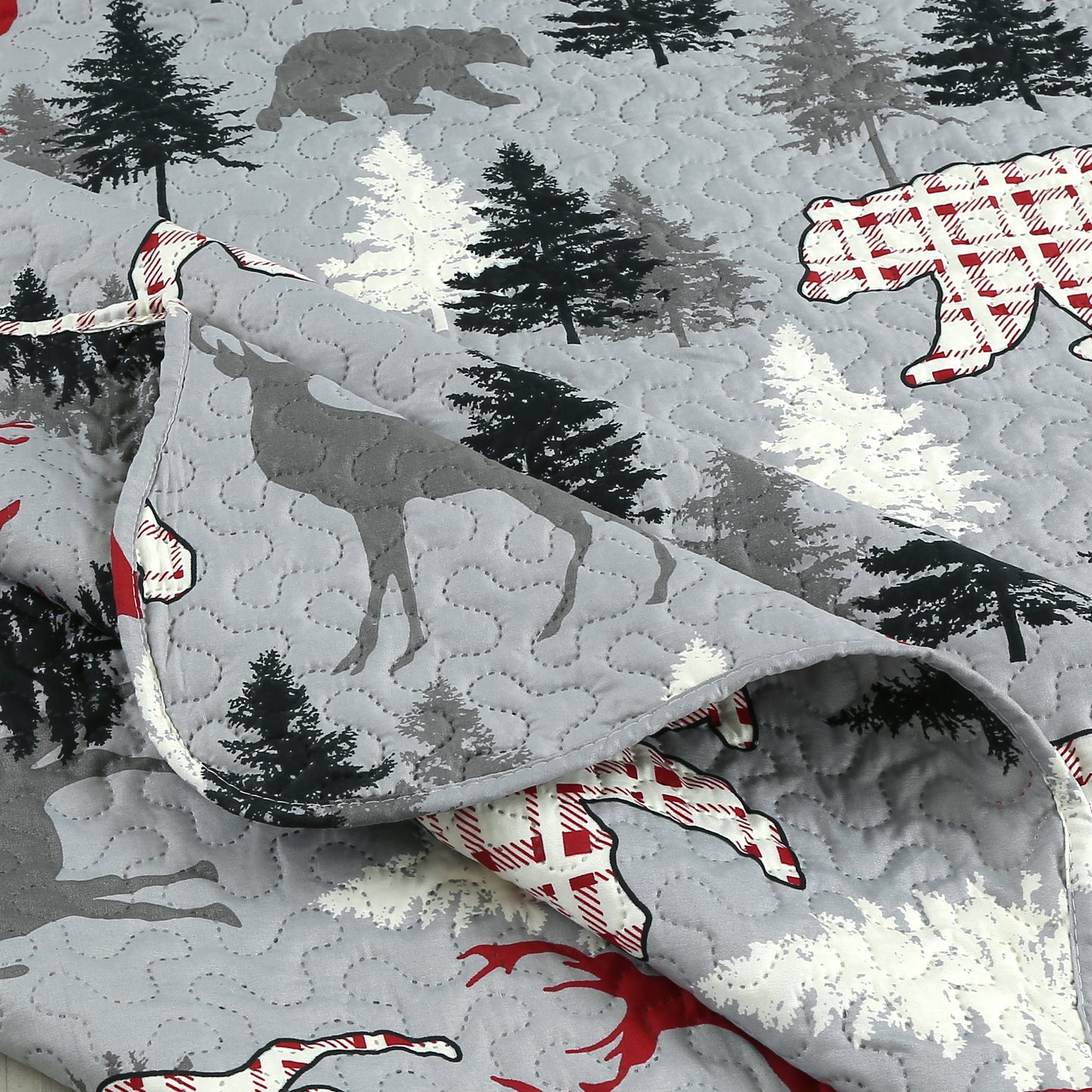 Printed Embossed Pinsonic Soft Bedding Summer Quilt Set, Cabin Reindeer Moose Bear