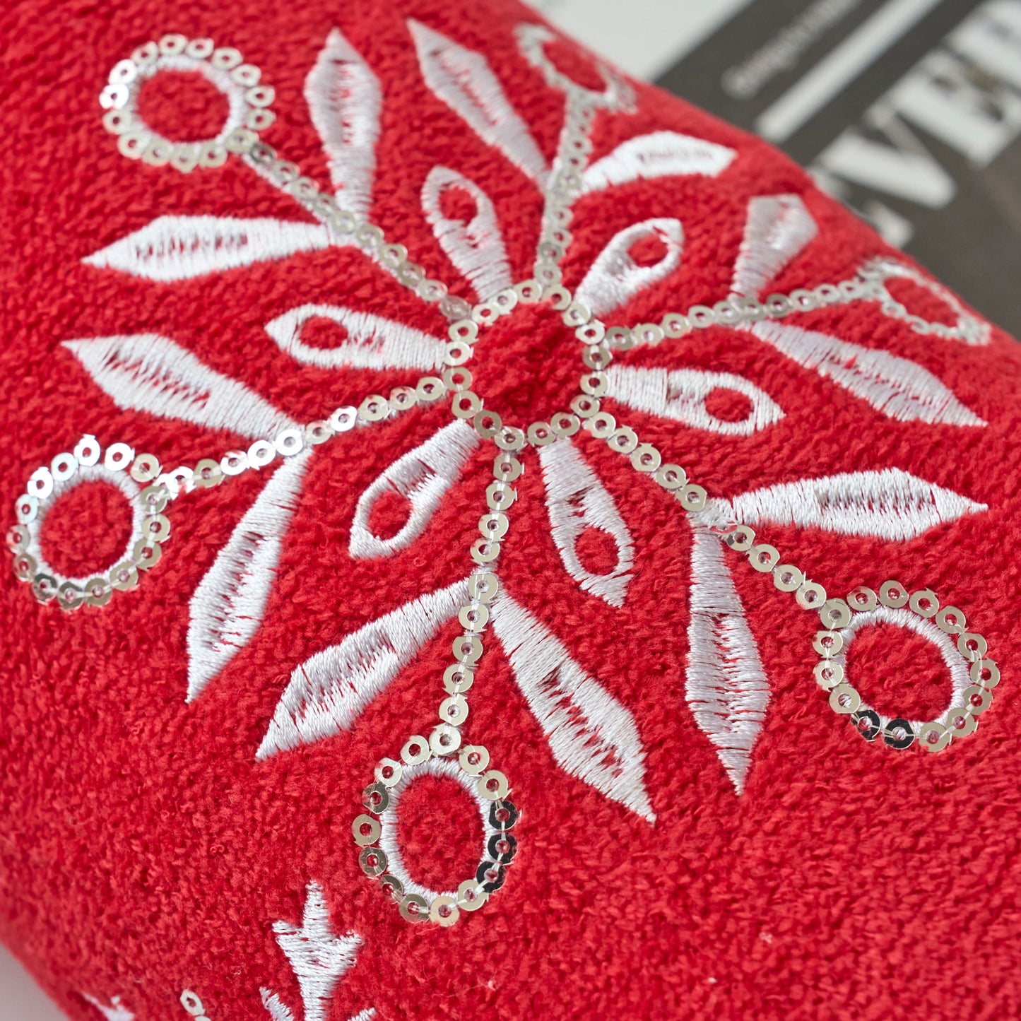 Premium Luxury Xmas Decor Soft 100% Cotton Embroidered Bathroom Christmas 3 Piece Towel Set, Grey Snowflake