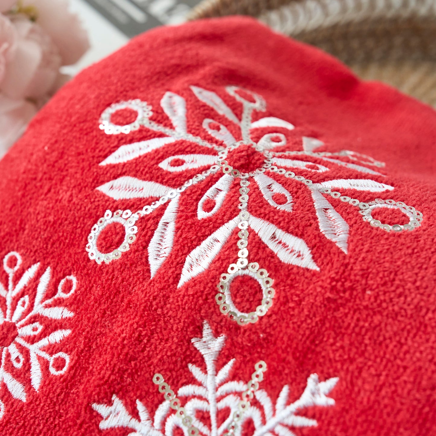 Premium Luxury Xmas Decor Soft 100% Cotton Embroidered Bathroom Christmas 3 Piece Towel Set, Grey Snowflake