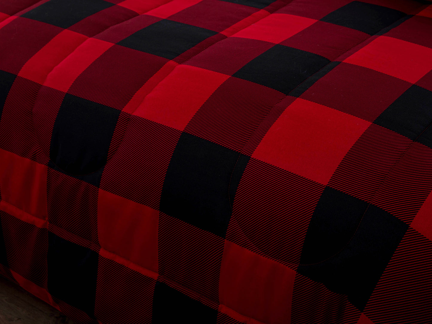 Printed Bed in a Bag Soft Luxury Fluffy Goose Down Alternative Comforter and Sheet Set, Red Black Plaid Pattern