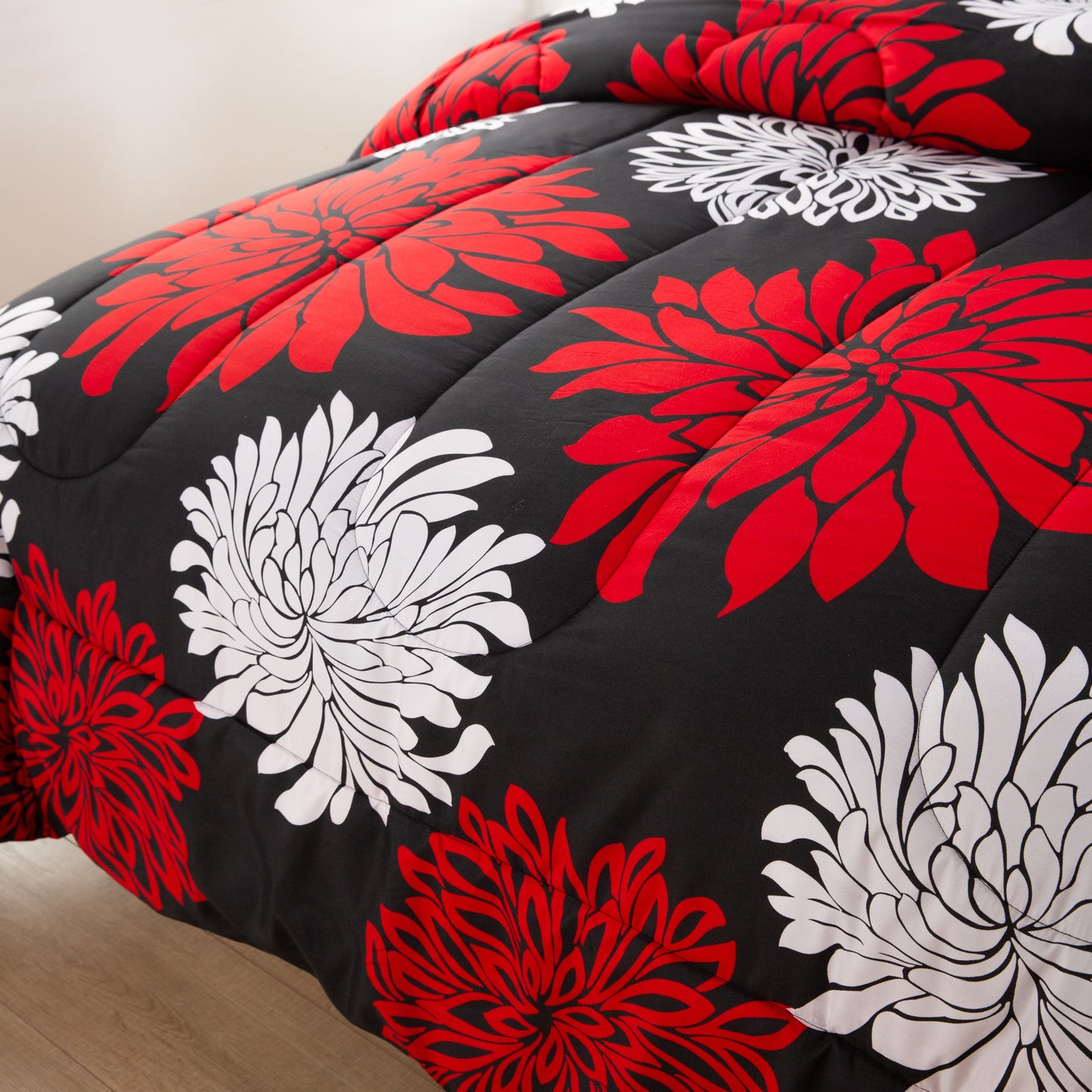 Home Decor Soft Luxury Fluffy Goose Down Alternative Bedding Printed Comforter Set, Modern Red White Floral Black