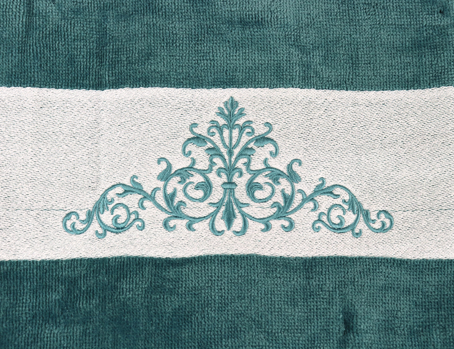 Premium Luxury Decor 100% Cotton Soft Bathroom Modern Embroidered 3 Piece Towel Set, Blazon Pattern