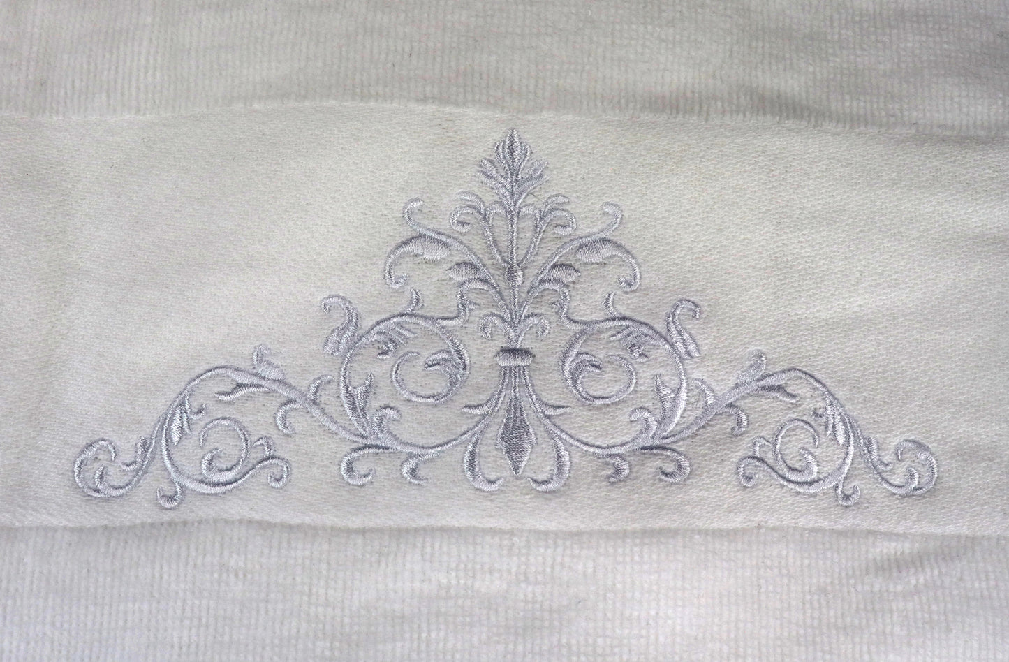 Premium Luxury Decor 100% Cotton Soft Bathroom Modern Embroidered 3 Piece Towel Set, Blazon Pattern