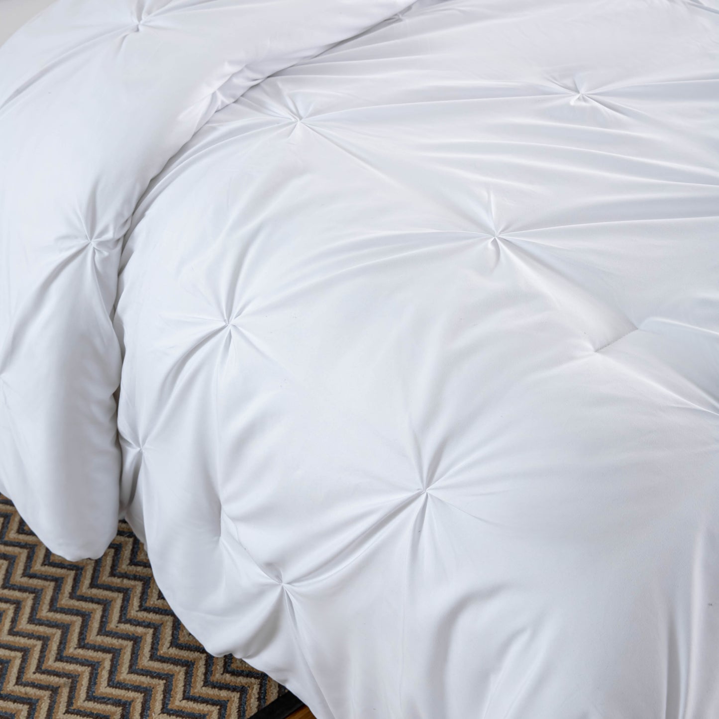 Pintuck Soft Luxury Fluffy Goose Down Alternative Solid Geometric Tufted Bedding Pinch Pleated Comforter Set, White