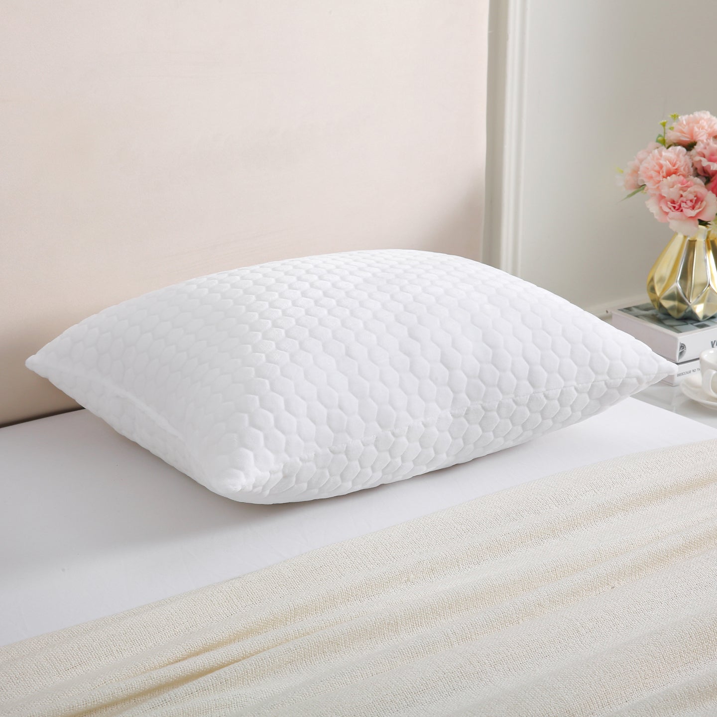 Oreiller Breathable Soft 3D Embossed Cozy Plush Sleeping Bed Pillow for Side and Back Sleepers, Jumbo Size