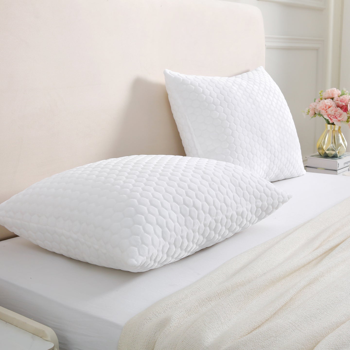 Oreiller Breathable Soft 3D Embossed Cozy Plush Sleeping Bed Pillow for Side and Back Sleepers, Jumbo Size
