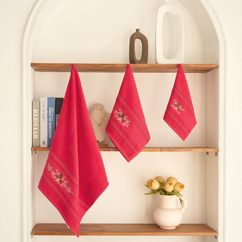 Premium Luxury Xmas Decor Soft 100% Cotton Embroidered Bathroom 3 Piece Christmas Towel Set, Red Color Christmas Wreath