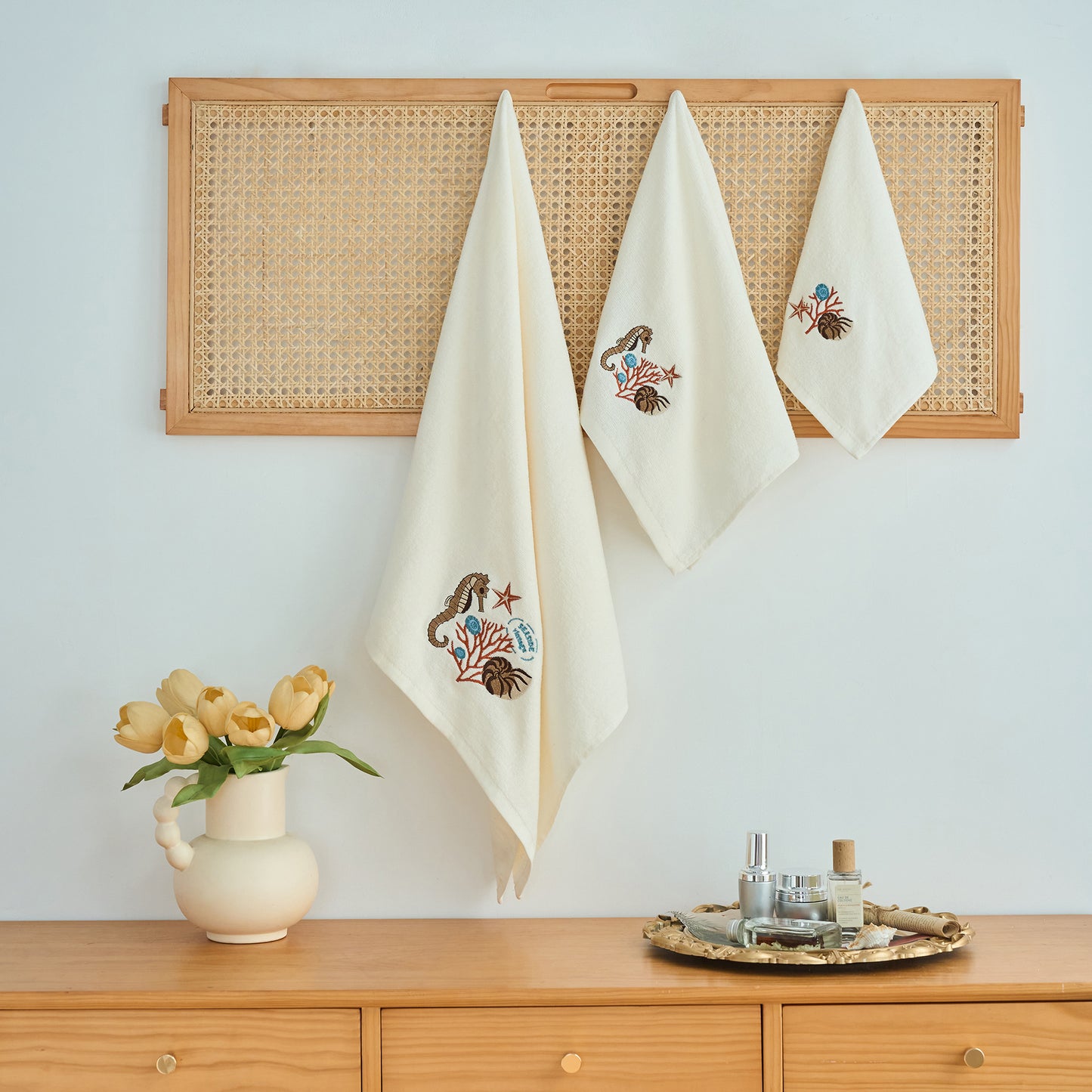 Premium Luxury Decor 100% Cotton Soft Bathroom Modern Embroidered 3 Piece Towel Set, Ocean Life Pattern