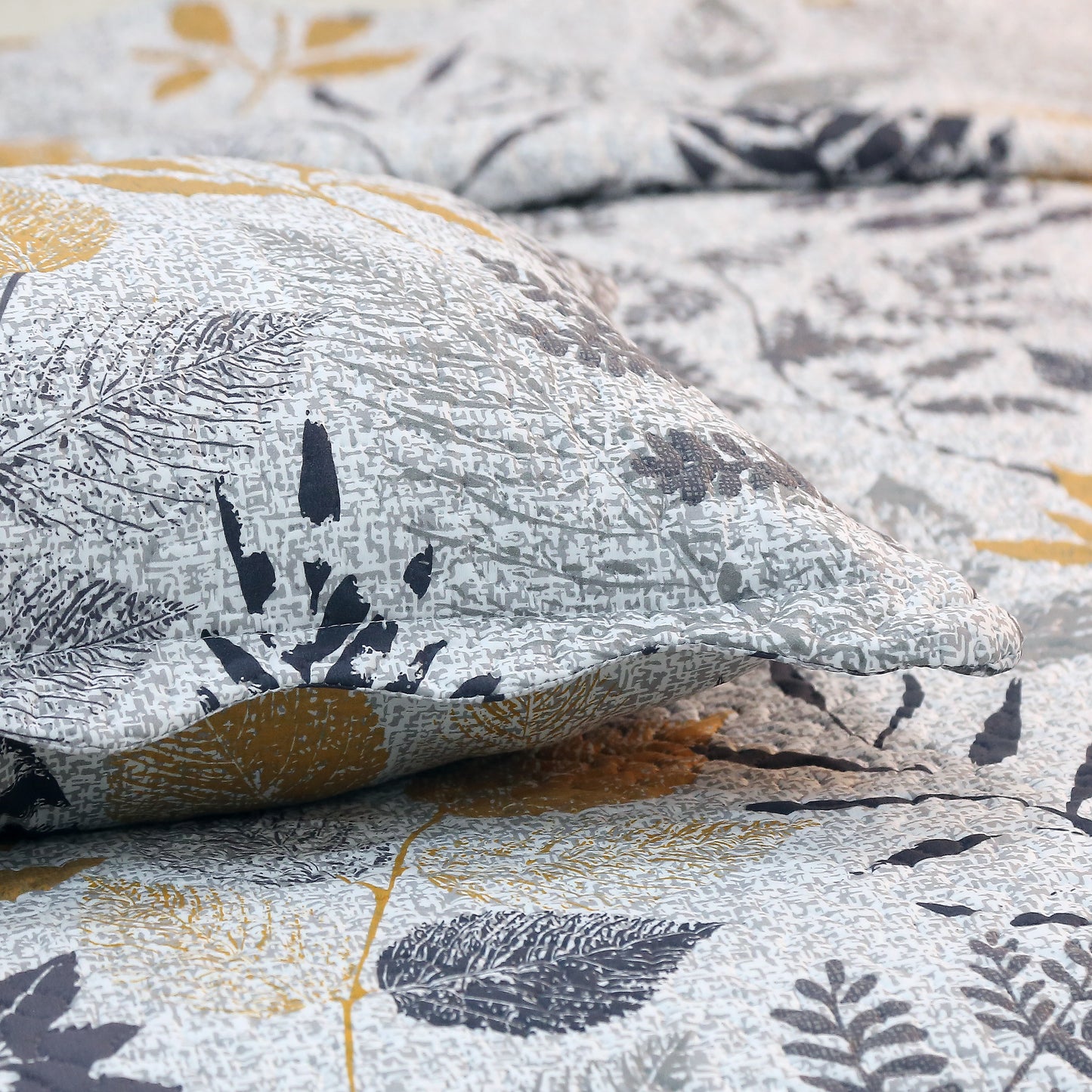 Printed Embossed Pinsonic Soft Bedding Summer Quilt Set, Modern Grey Yellow Leaves