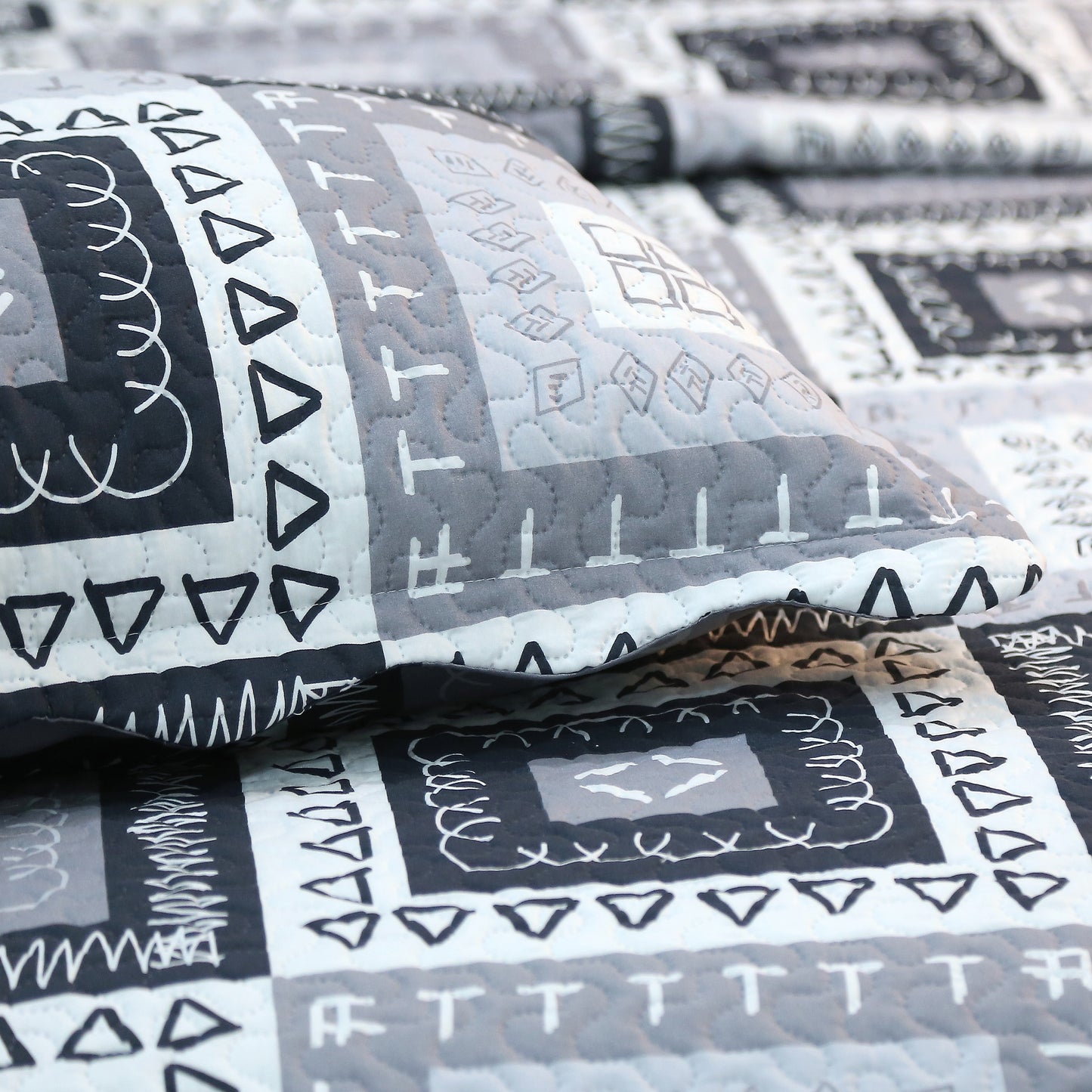 Printed Embossed Pinsonic Soft Bedding Summer Quilt Set, Modern Grey Patchwork Geometric