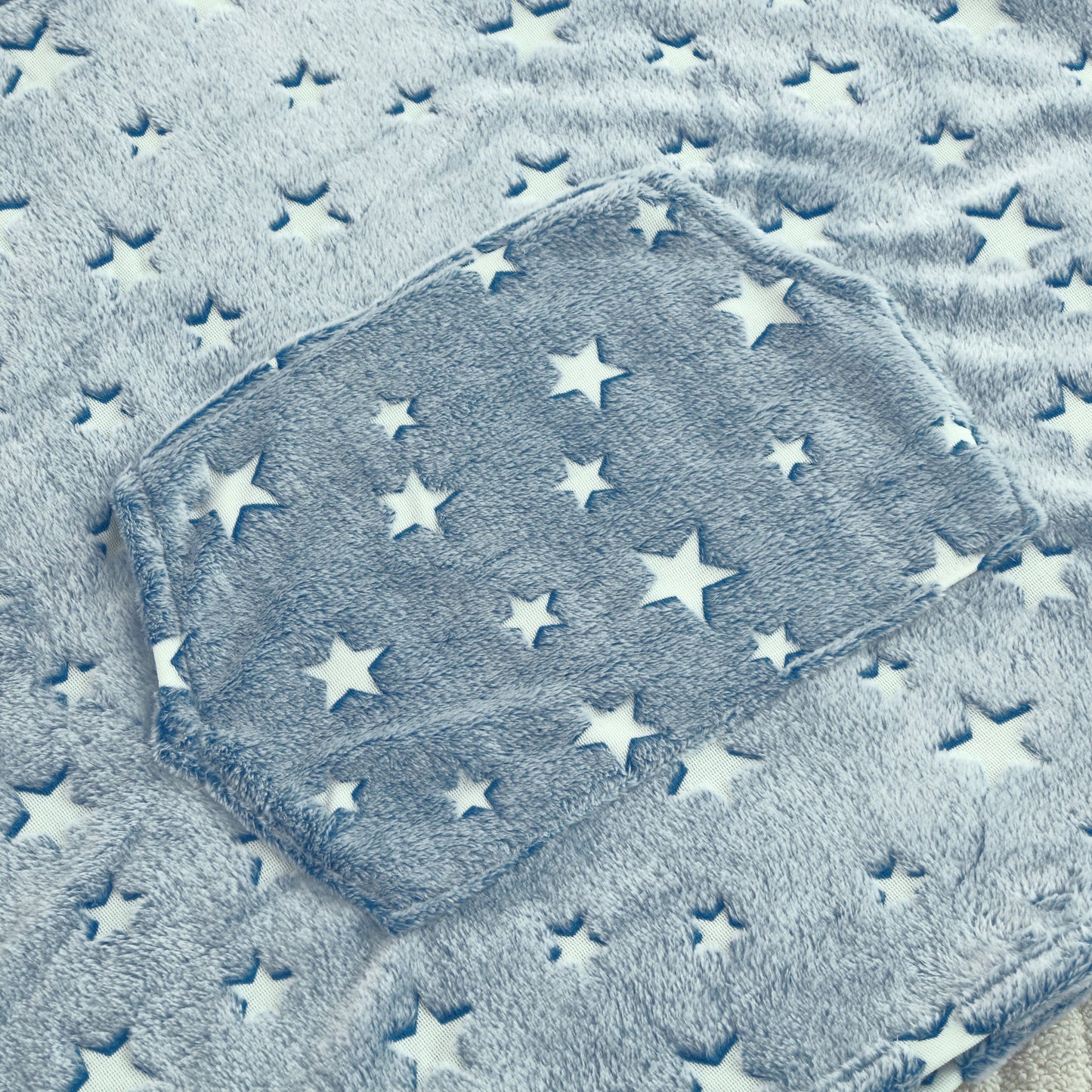 Glow in the Dark Kids Wearable Hoodie Blanket for Boys Girls Soft Warm Flannel Fleece Hooded Sweatshirt, 110 x 75 cm Blue Star